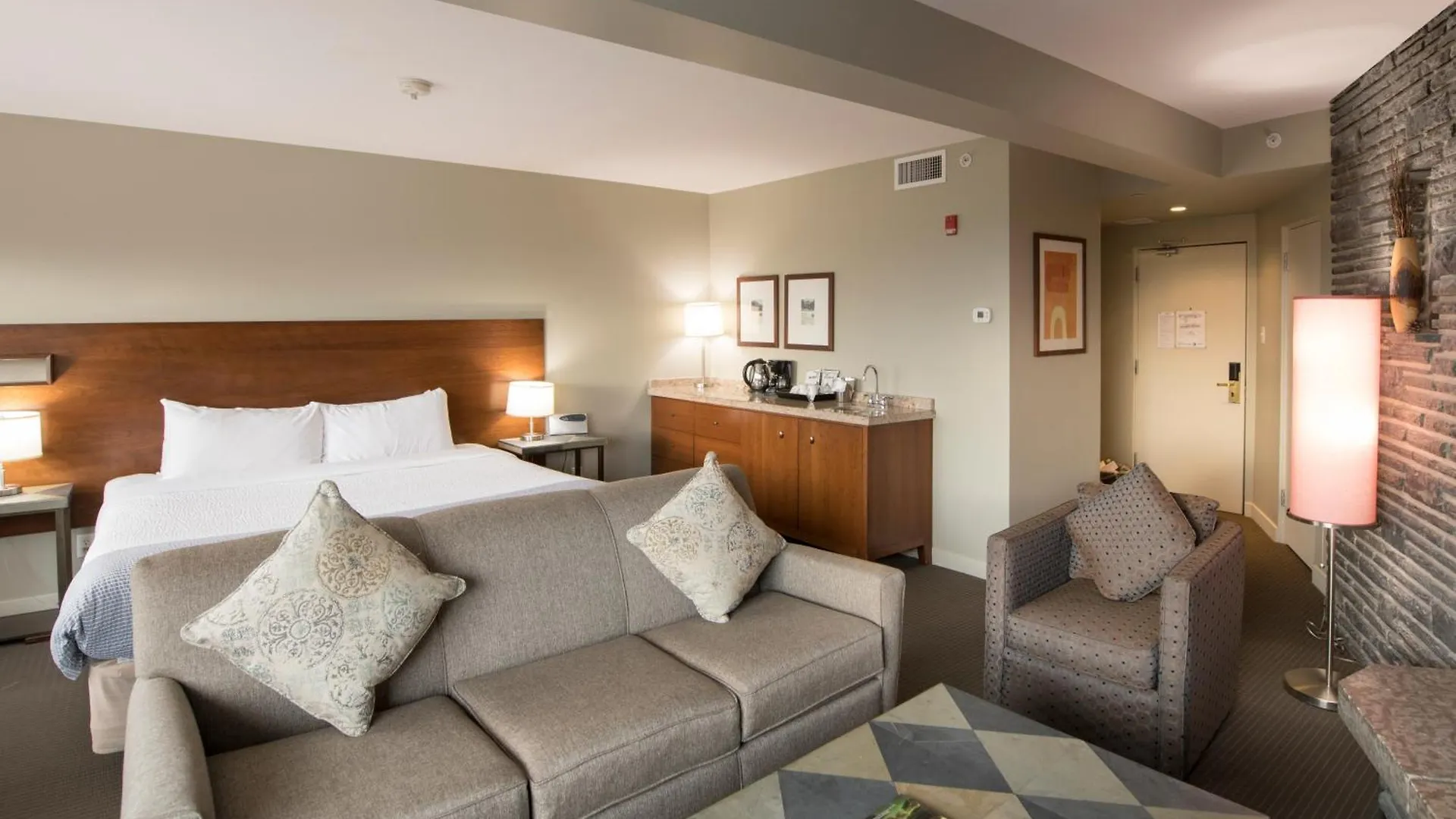 The Juniper Hotel & Bistro Banff